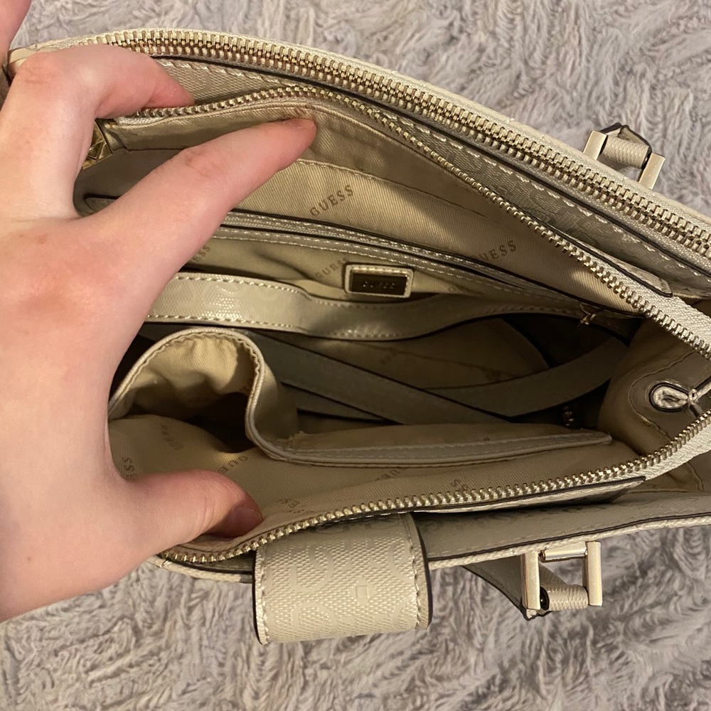 Guess Purse - Picture 2 of 4